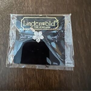 lindenwold Fine Jewelers necklace Floral Flower Pendant New In Pouch